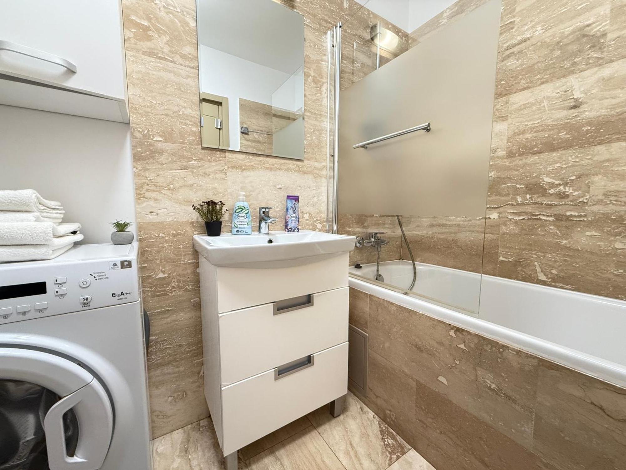 Smart Stay Studio With Free Parking Iasi Extérieur photo